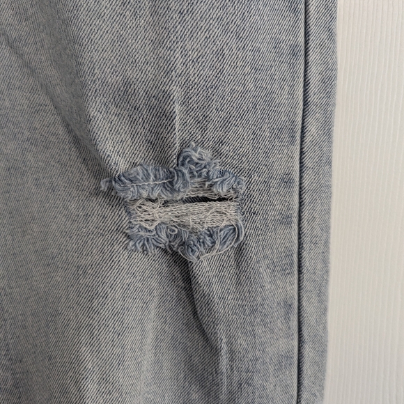 And now this cuffed distressed jeans - Picture 6 of 7